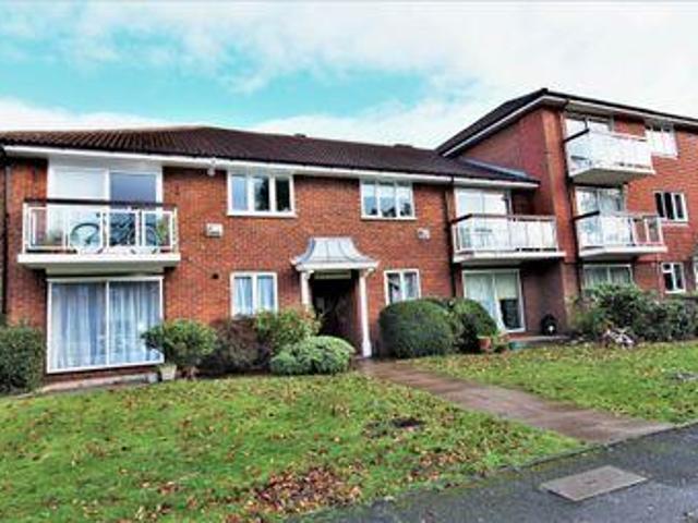 House for sale in Little Stanmore, Greater London