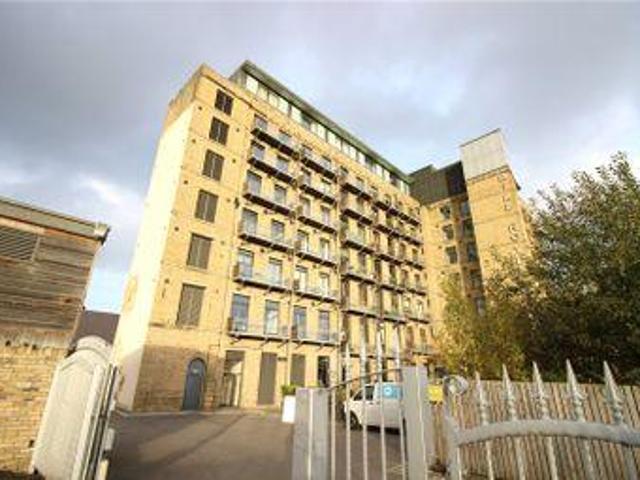 House for sale in Brighouse, West Yorkshire