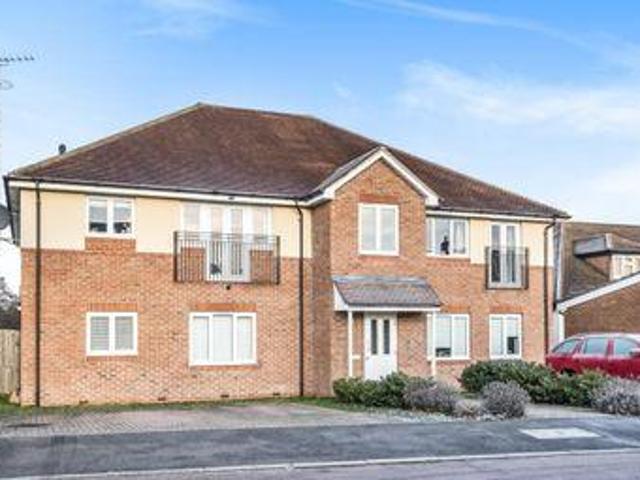 House for sale in Heol-las, Surrey