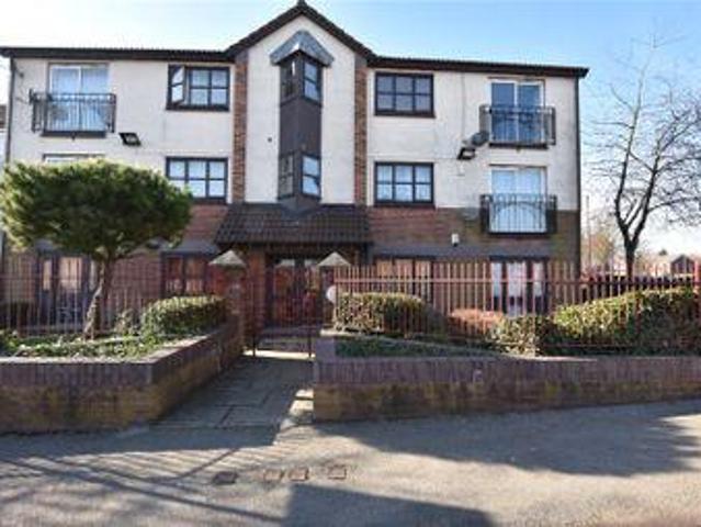 House for sale in Batley, West Yorkshire