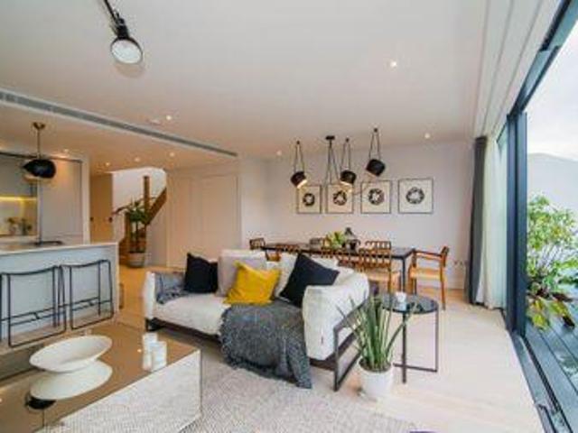 House for sale in Deepcut, Surrey