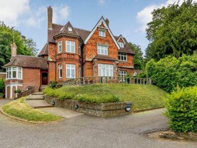 House for sale in Fole, Surrey