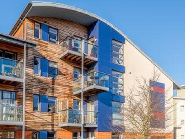 House for sale in Chertsey, Runnymede