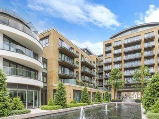 House for sale in Brentford End, Greater London