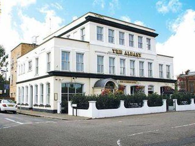 House for sale in Twickenham, Greater London