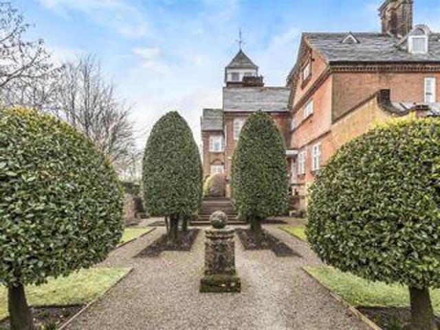 House for sale in Pachesham Park, Surrey