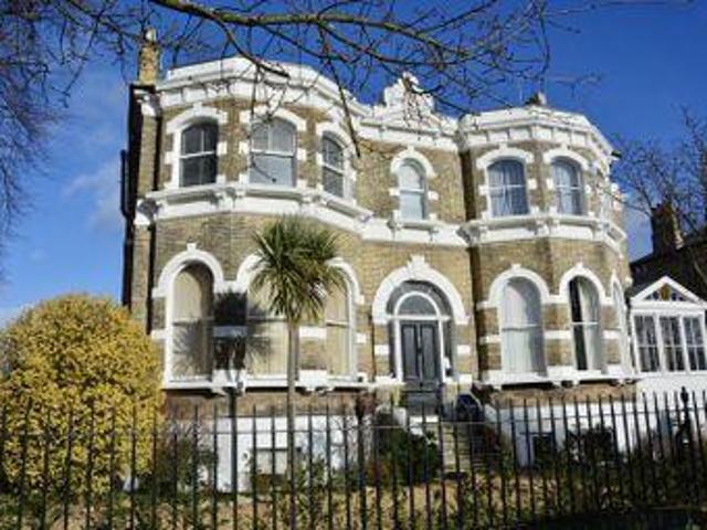 House for sale in Twickenham, Greater London