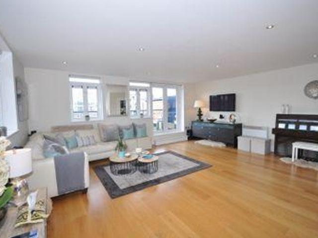 House for sale in Kingston Upon Thames, Greater London