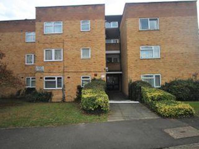 House for sale in Little Stanmore, Greater London