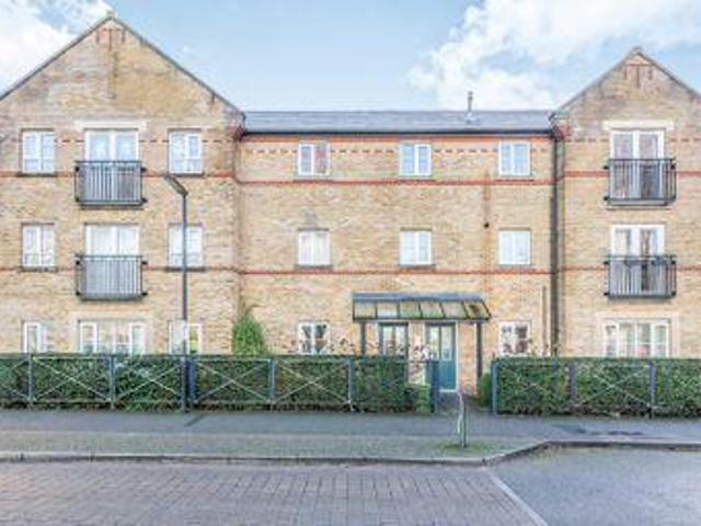 House for sale in Hillview, Surrey