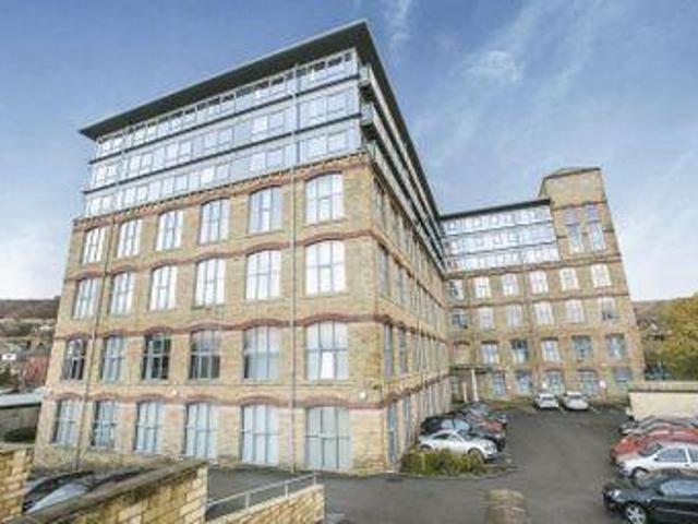 House for sale in Elland, West Yorkshire