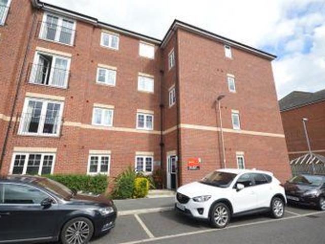 House for sale in Rossmore, Cheshire