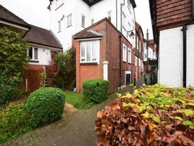 House for sale in Pachesham Park, Surrey