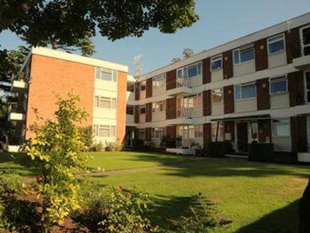 House for sale in Little Stanmore, Greater London