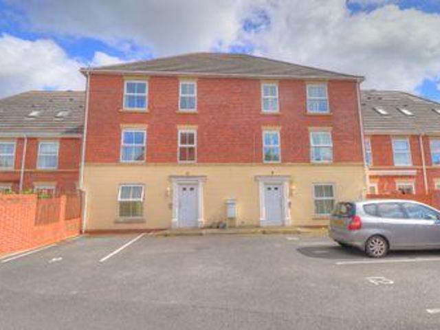 House for sale in Rossmore, Cheshire