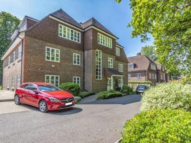 House for sale in Ascot