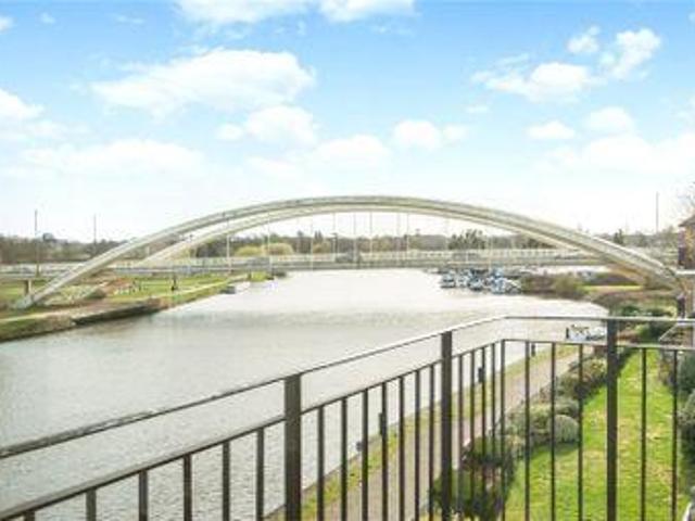 House for sale in Shepperton, Spelthorne