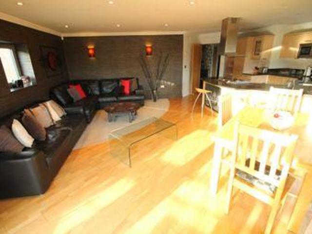 House for sale in Brentford End, Greater London