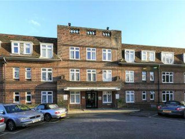 House for sale in Twickenham, Greater London