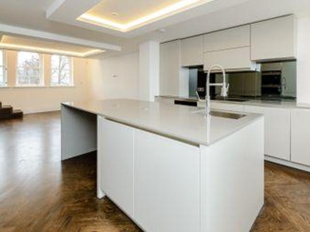 House for sale in Twickenham, Greater London