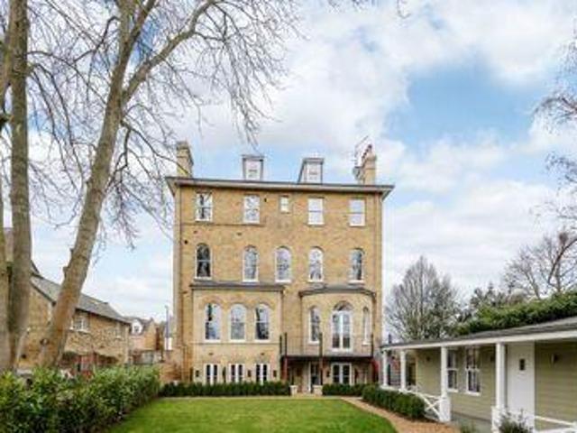 House for sale in Twickenham, Greater London