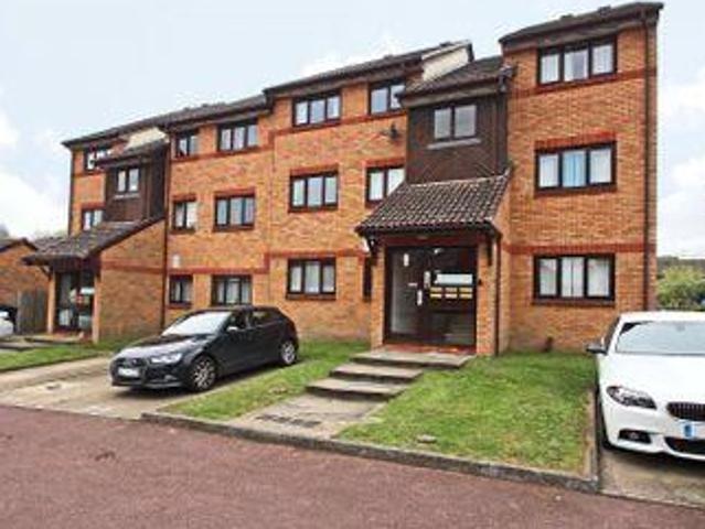 House for sale in Chertsey, Runnymede