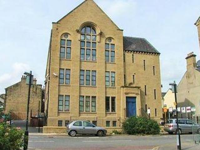 House for sale in Huddersfield, West Yorkshire