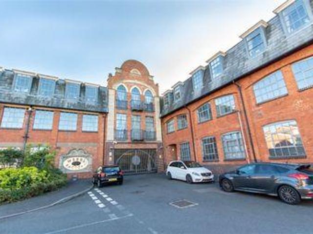 House for sale in Northampton, Northamptonshire