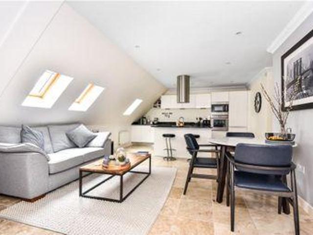 House for sale in Crowthorne, Bracknell Forest