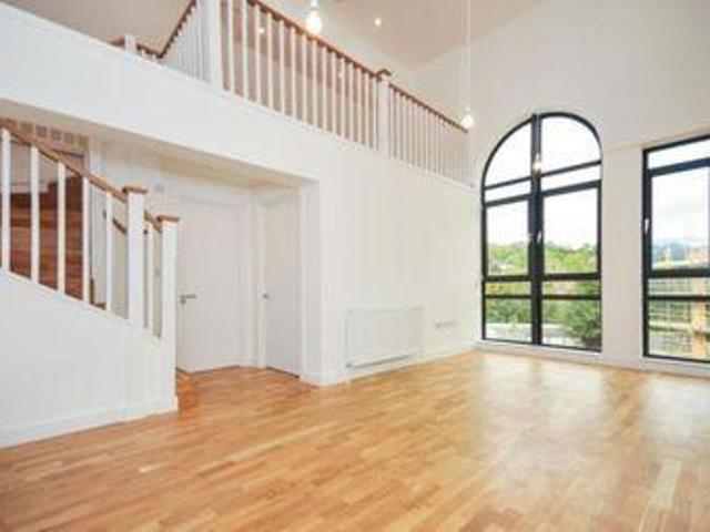 House for sale in Hillview, Surrey