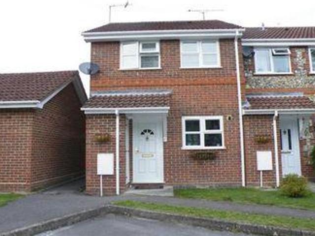 House for rent in Heol-las, Surrey