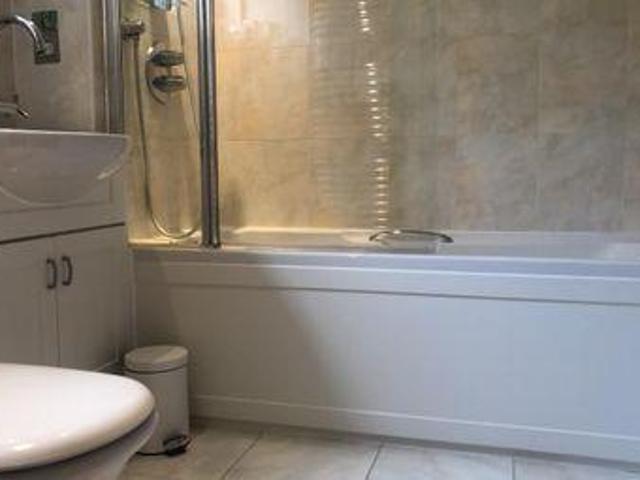 House for rent in Row Town, Surrey