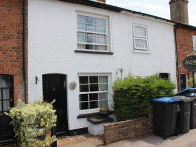 House for rent in Row Town, Surrey