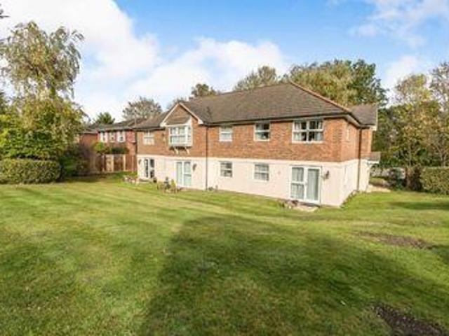 House for sale in Heol-las, Surrey