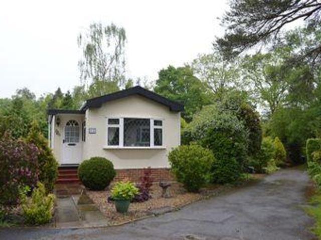 House for sale in Chertsey, Runnymede