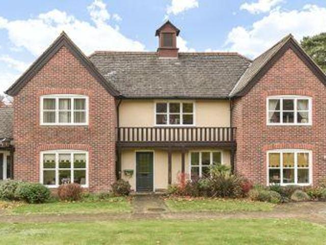 House for sale in Heol-las, Surrey