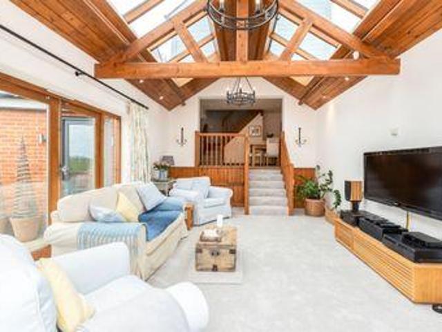 House for sale in Buckingham, Buckinghamshire