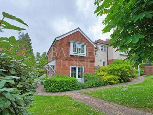 House for sale in Hillview, Surrey