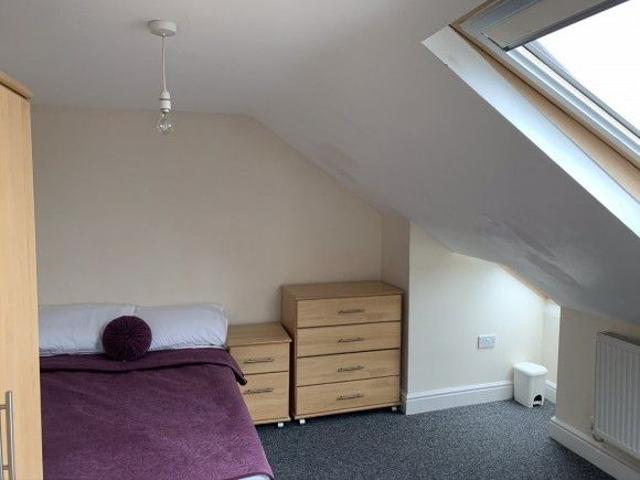 Room for rent in Newtown, Reading