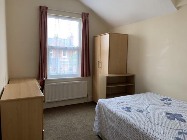 Room for rent in Newtown, Reading