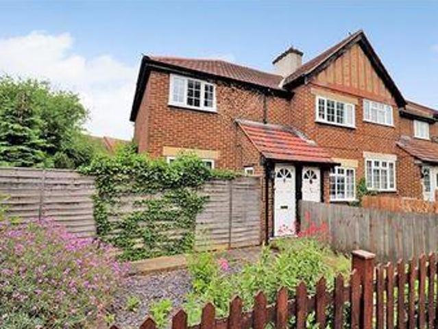 House for rent in Surrey