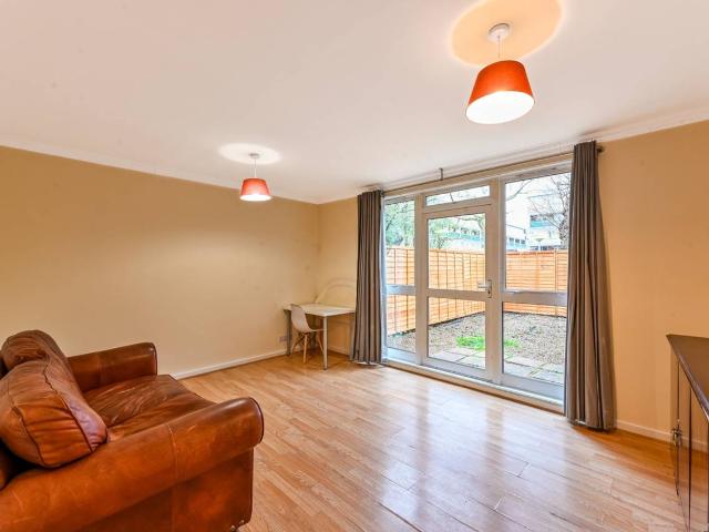 Apartment for rent in Saint Pancras, Cat Hill