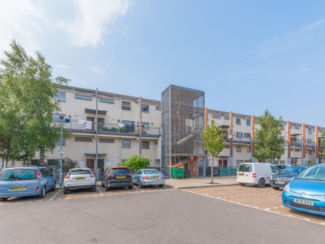 Apartment for rent in Plaistow, Greater London