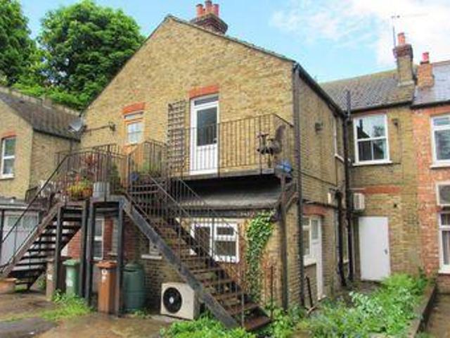 House for rent in Surrey, England