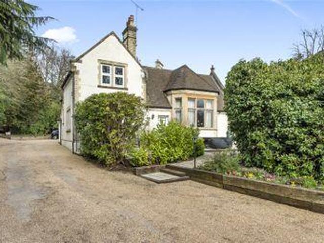 House for sale in Heol-las, Surrey