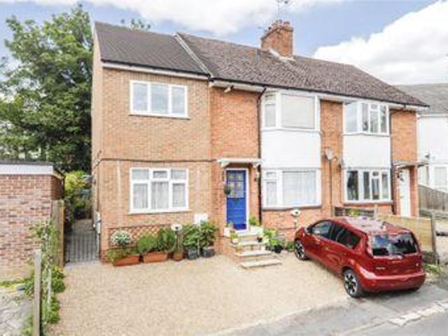 House for sale in Heol-las, Surrey