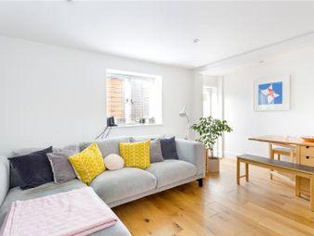 House for sale in Fole, Surrey