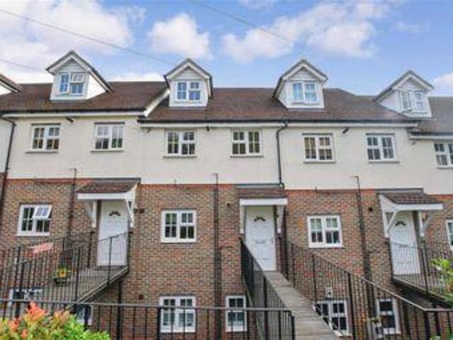 House for sale in Hillview, Surrey
