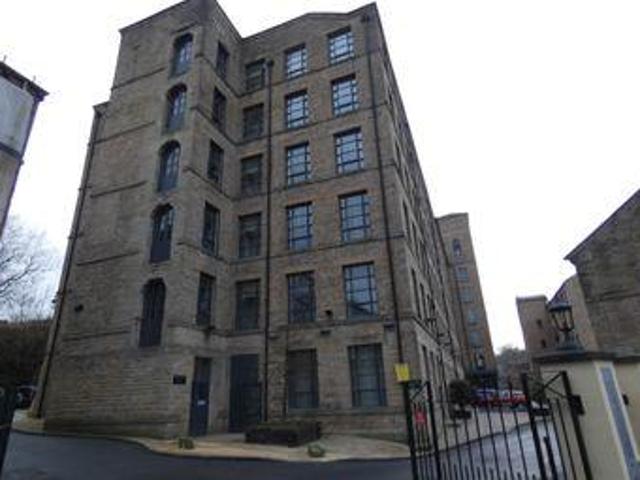 House for sale in Huddersfield, West Yorkshire