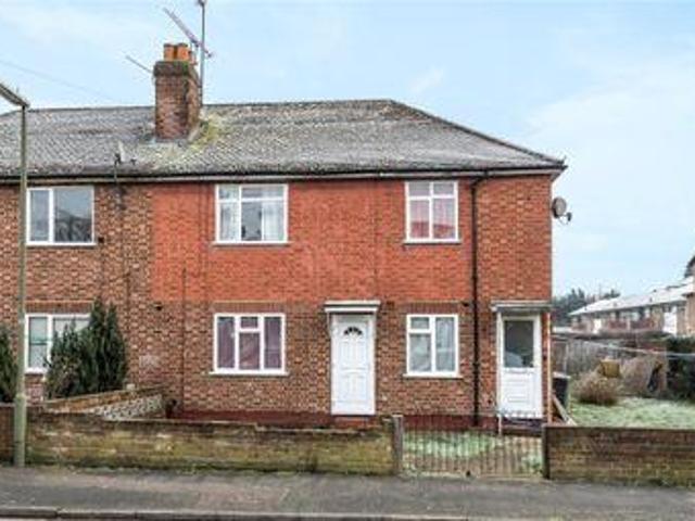 House for sale in Heol-las, Surrey